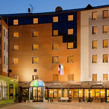 Holiday Inn Express Arras, An Ihg Hotel Екстер'єр фото