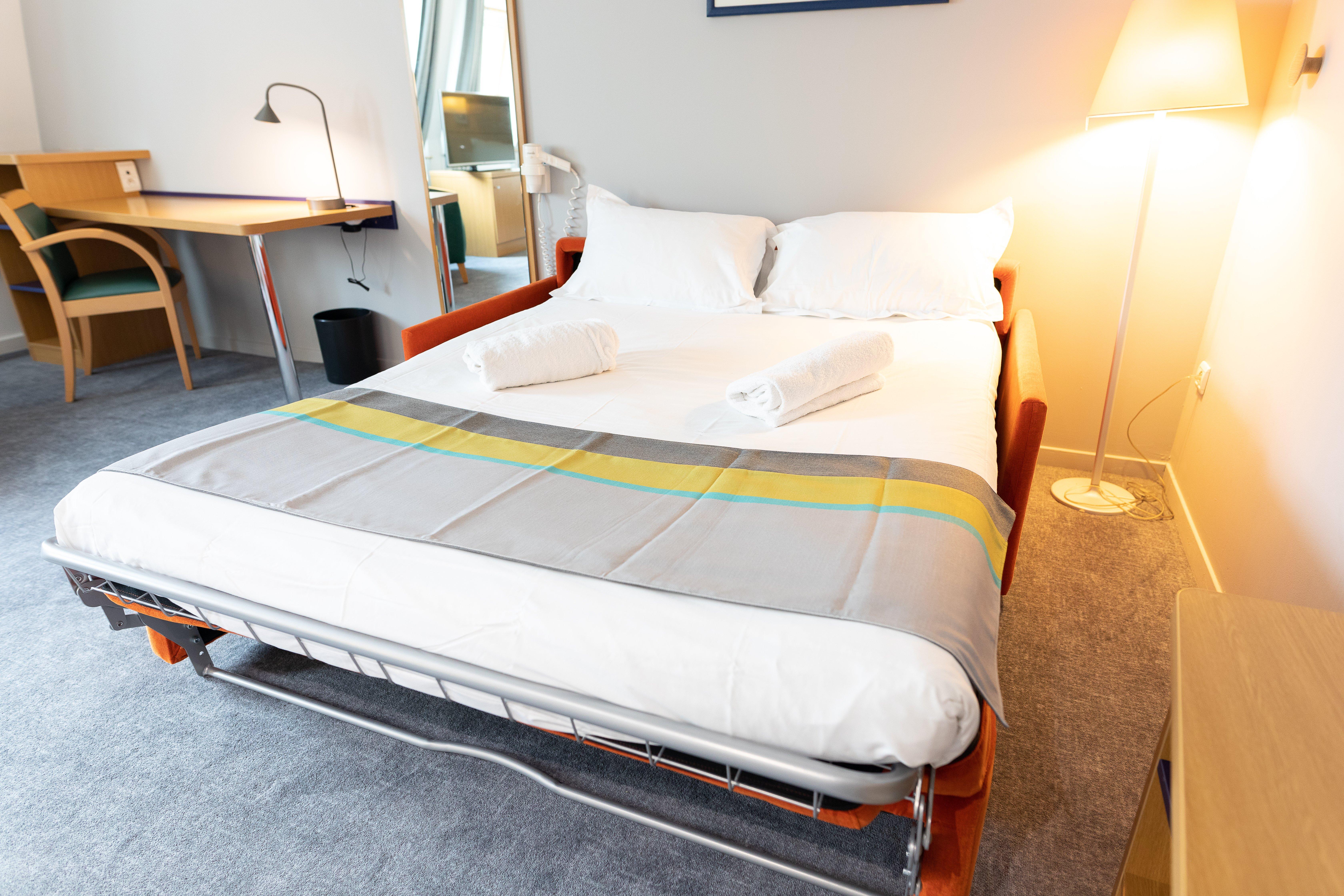 Holiday Inn Express Arras By Ihg Екстер'єр фото