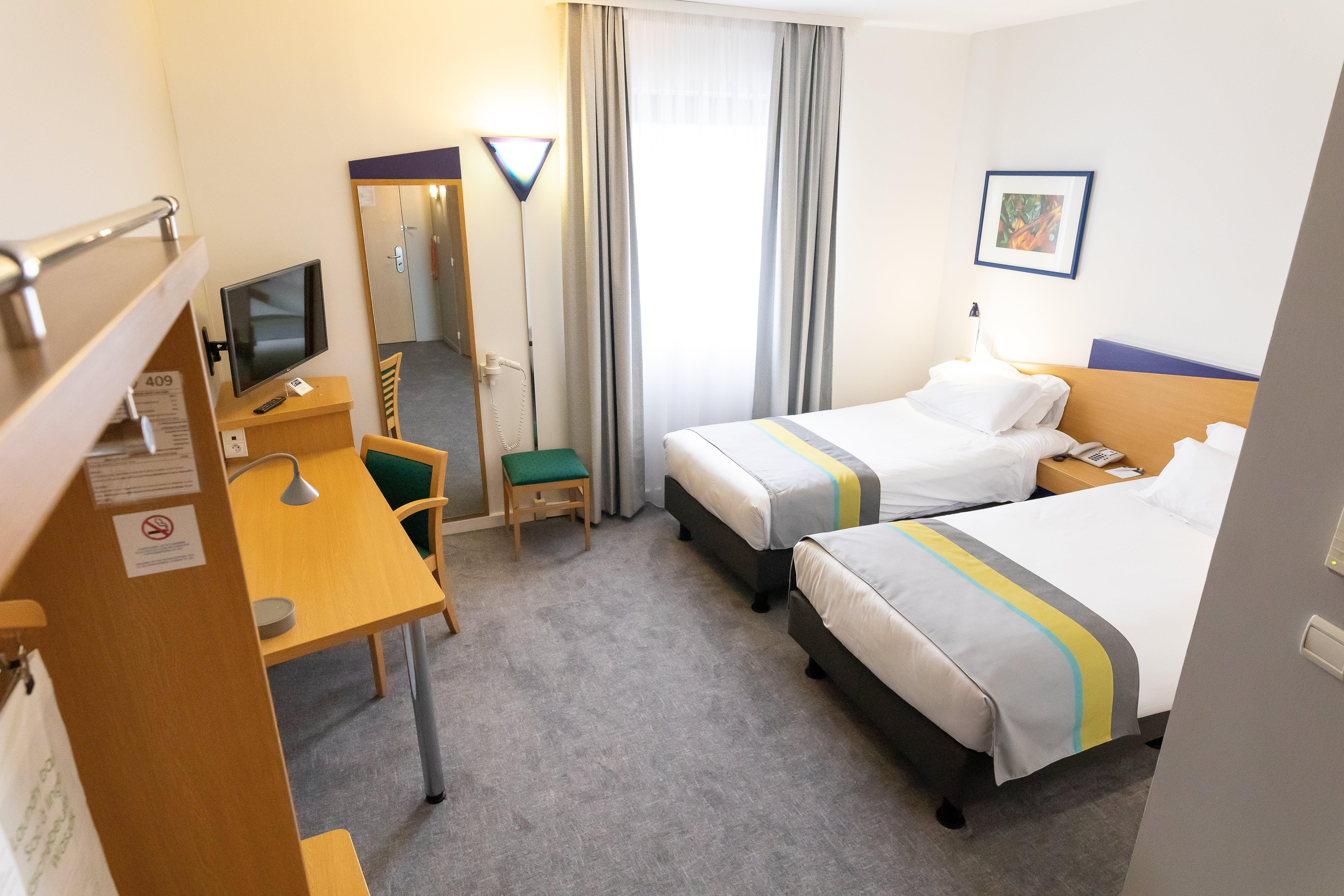 Holiday Inn Express Arras By Ihg Екстер'єр фото