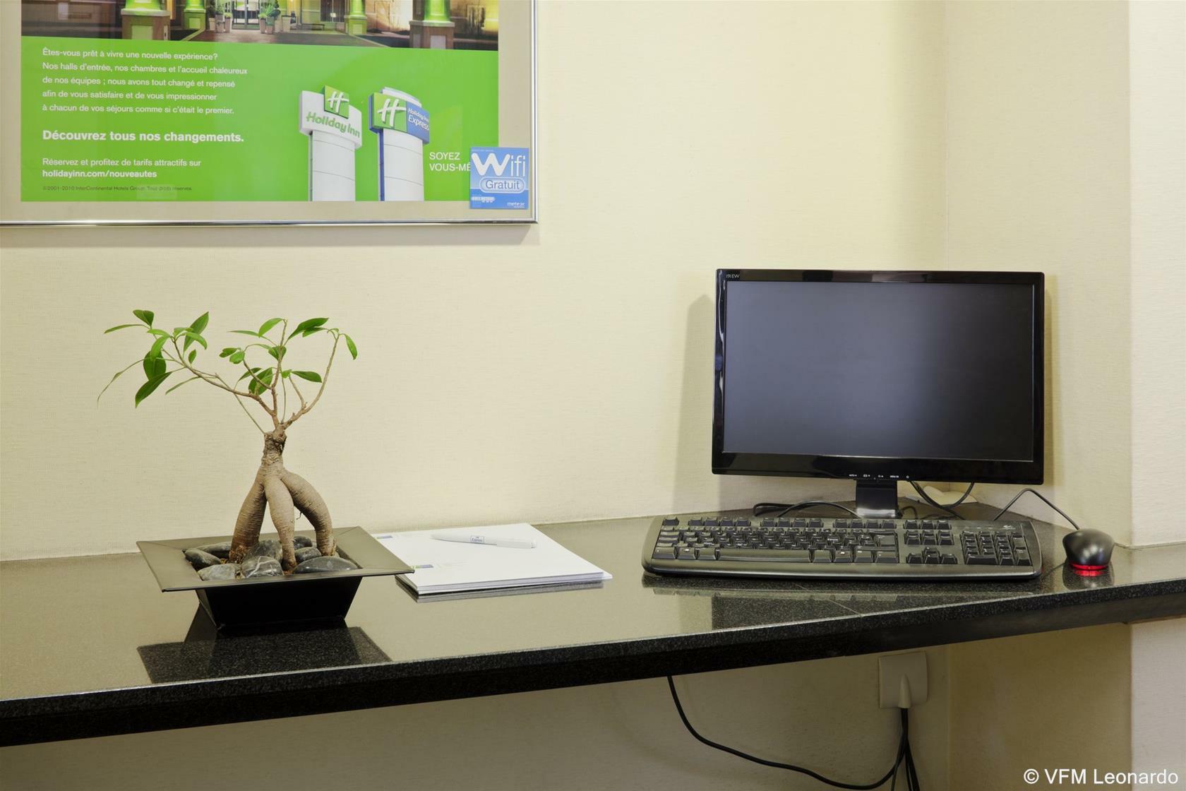 Holiday Inn Express Arras By Ihg Екстер'єр фото